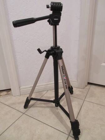 Velbon CX 540 Tripod w/adjustment Clips, Crank and Level for sale!