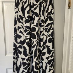 Ladies Pants Lightweight And Perfect For Summer Nights Size Med