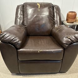Ashley Furniture Recliner *FREE*
