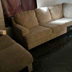 Great Condition Beige Sectional Couches Good Condition 