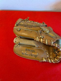 Vintage Rawlings RBG135 Youth Baseball Glove w/ Rickey Henderson’s Signature Stamp