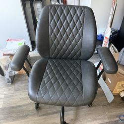 Black office chair
