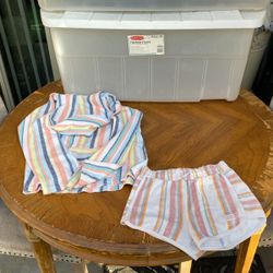 Roxy Hoodie And Shorts