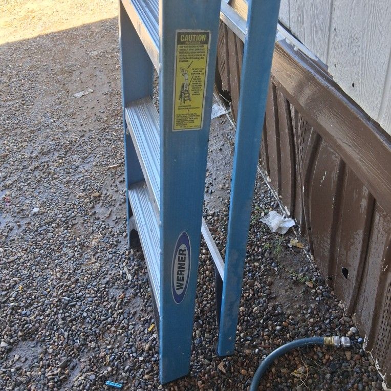 6 Foot Ladder