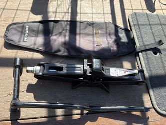 Fiat 500  Car Jacking Tool And Pouch 