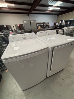 FRIGIDAIRE WASHER AND SAMSUNG DRYER SET