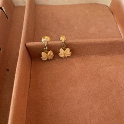 Gold Plate Earrings With Porcelain Flowers 