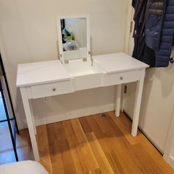 Vanity Table With Fold Down Mirror 