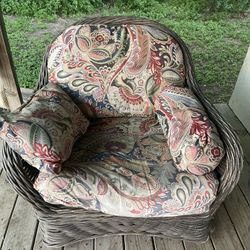 Oversized Outdoor Wicker Lounge Chair 