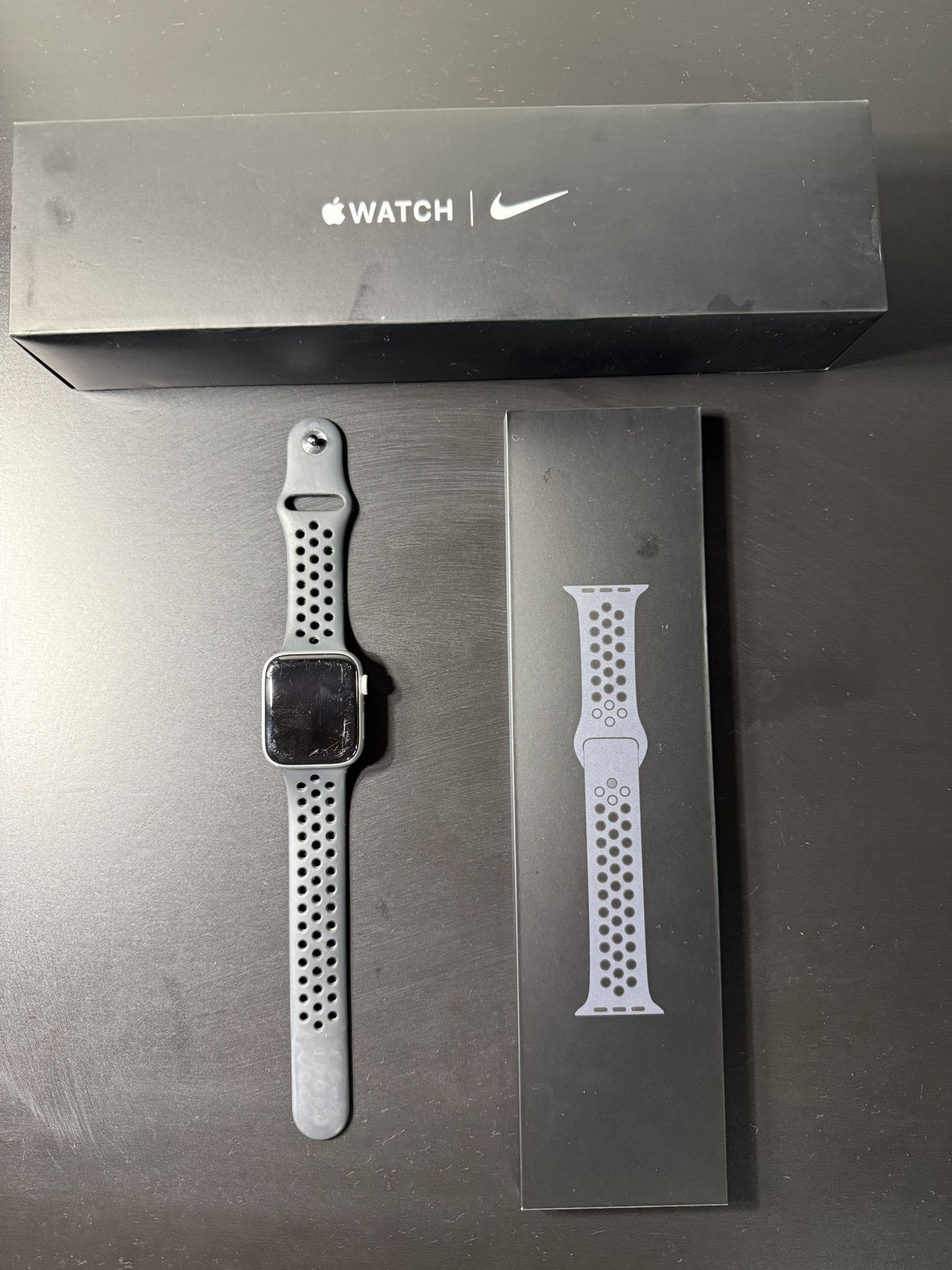 Apple Watch Series 5 Nike (44mm) Wi-Fi & Cellular