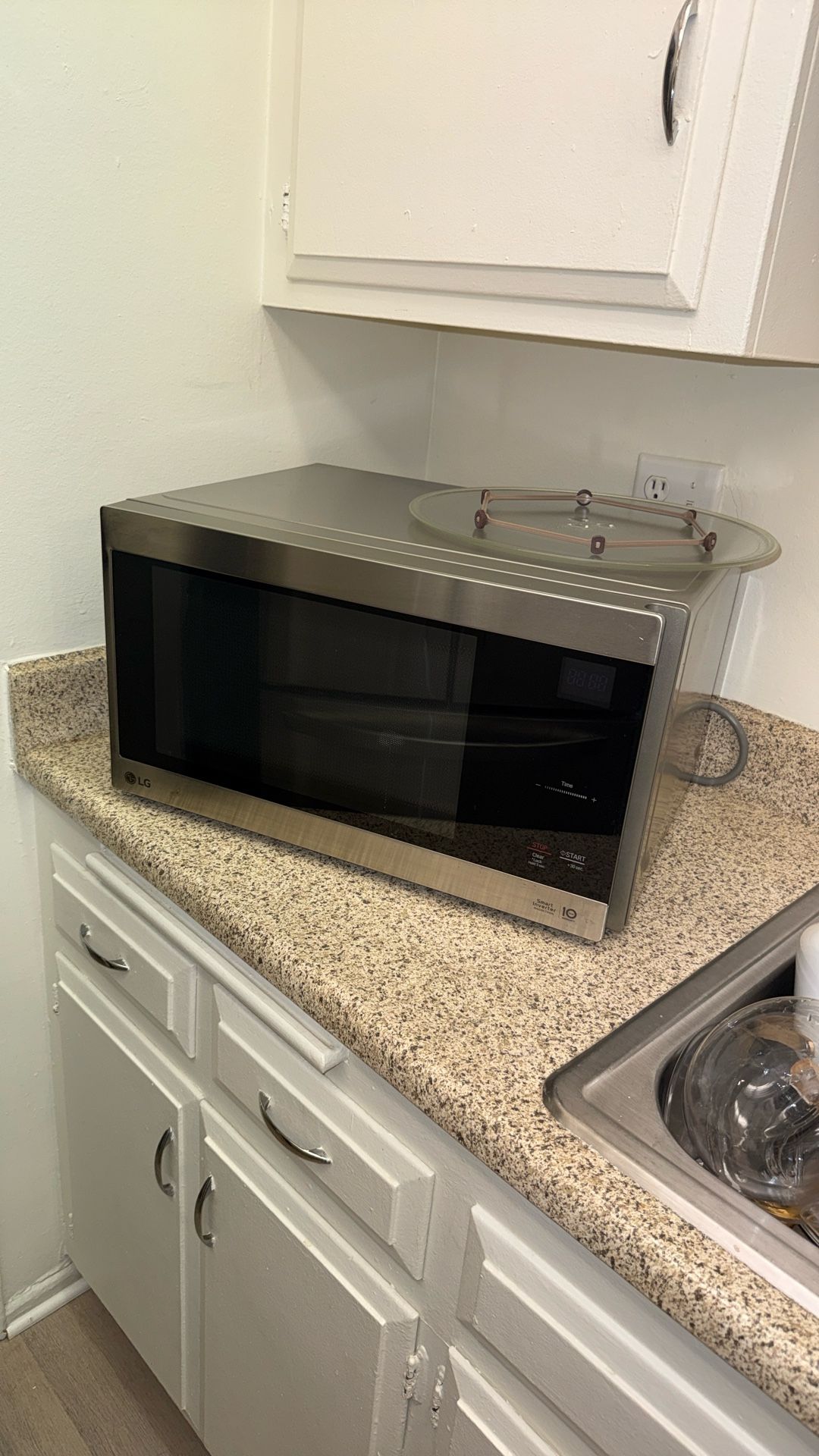 LG Microwave Touchscreen 