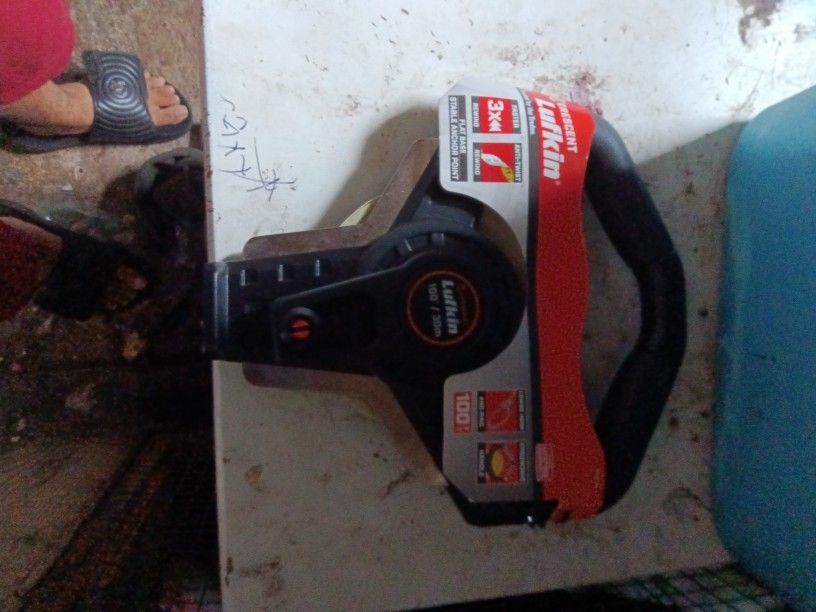 Brand New Contractors 100 Foot Tape Measure!!!!!