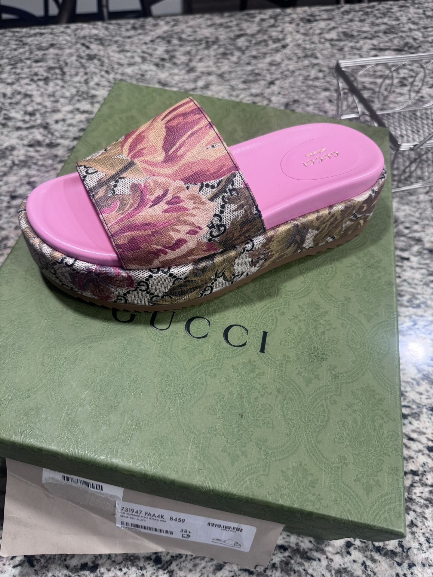 GUCCI GG SUPREME FLORA