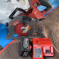 Milwaukee M18 FUEL Brushless 7”1/4 Saw