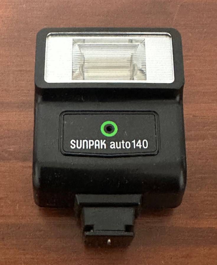 Vintage Sunpak Auto 140 Hot Shoe Flash Gun With Original Packaging