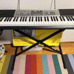 Electric Casio Keyboard LK260