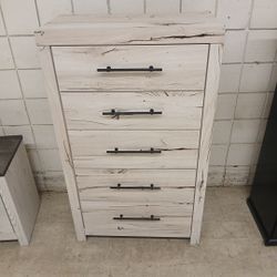5 DRAWER LAWROY CHEST