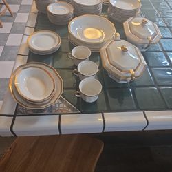 Le Roi 18 Karat Gold Dinning Set