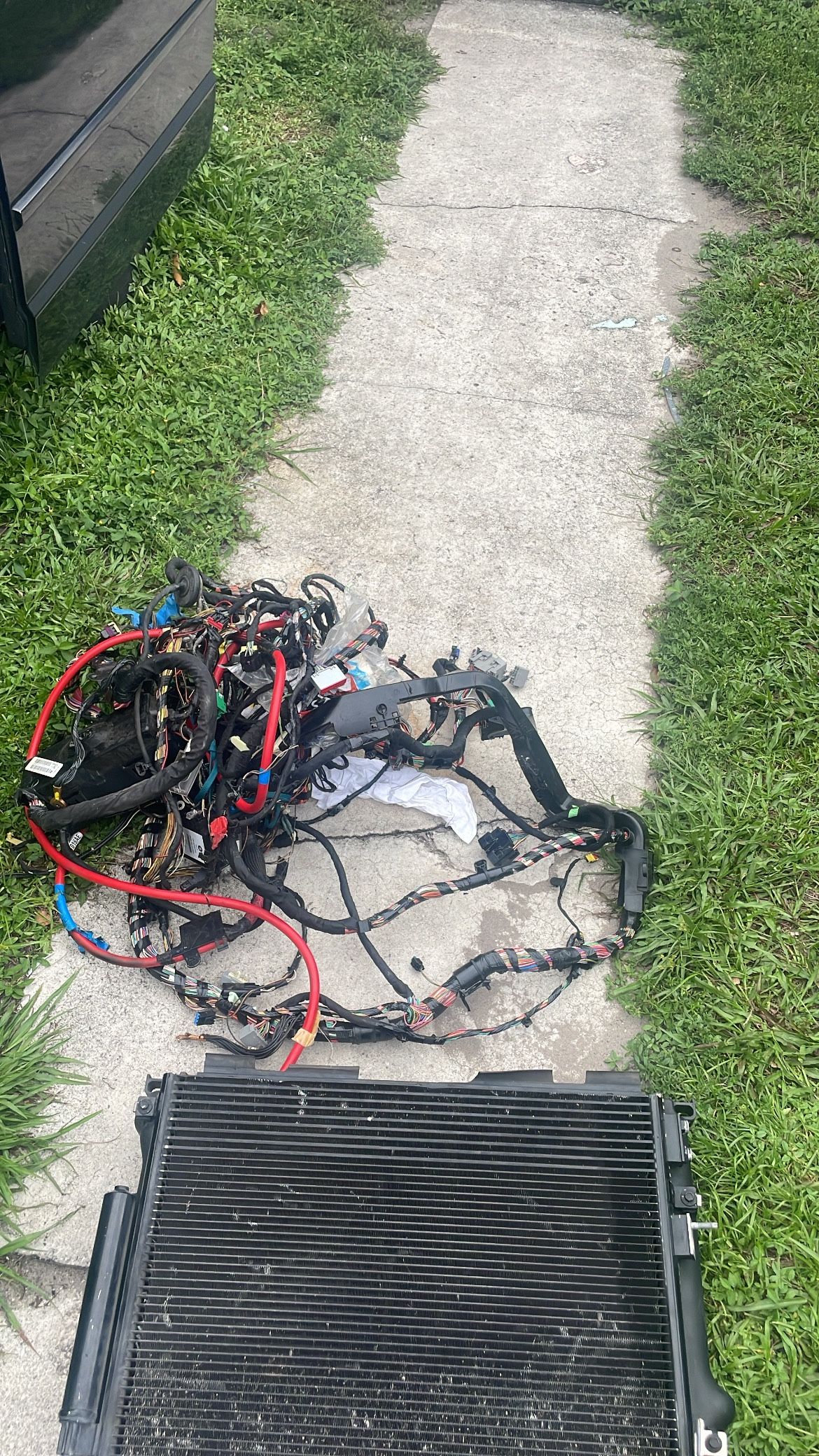 Scat Pack Body Harness & Radiator
