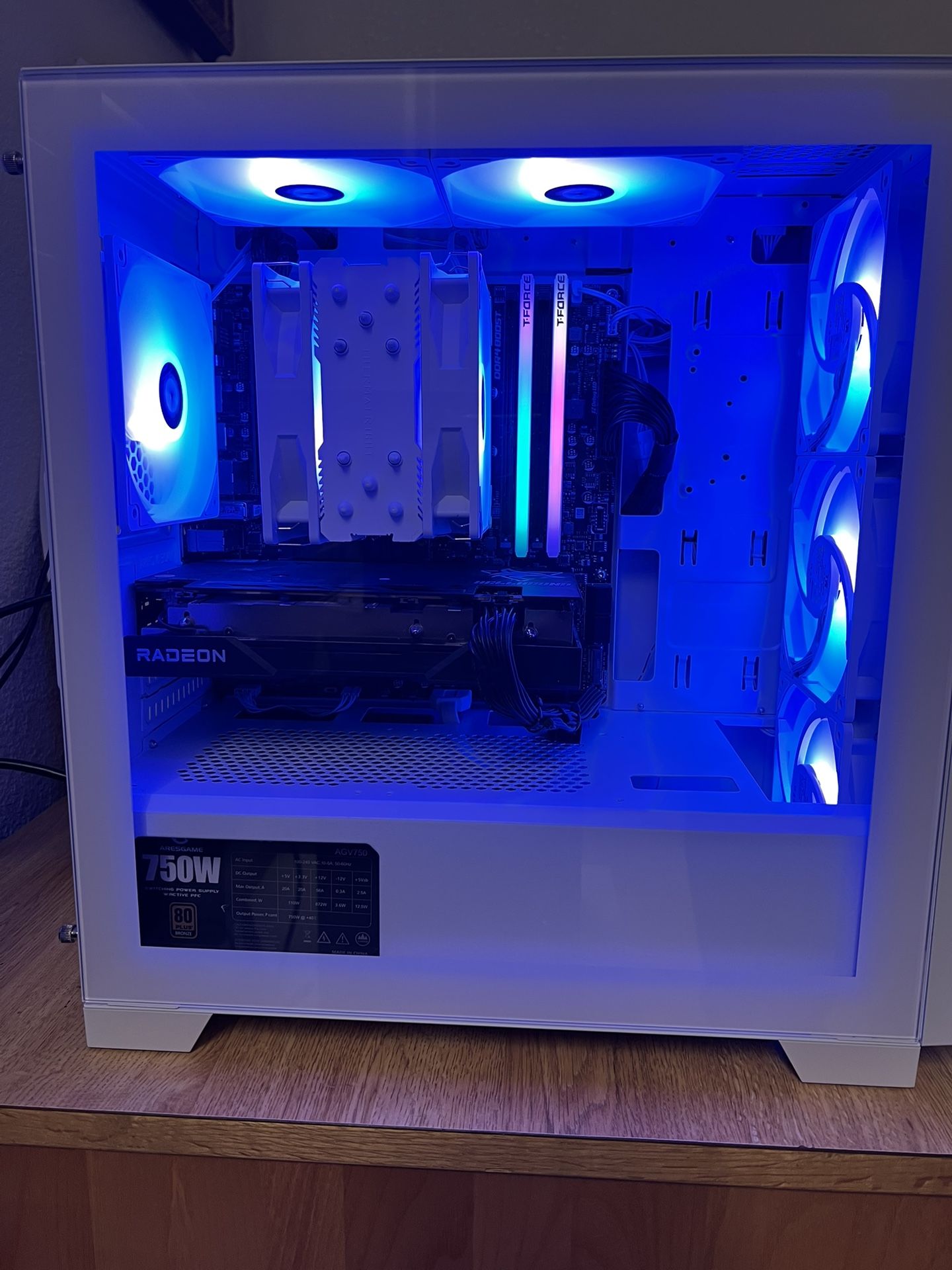 Custom PC Ryzen 5 5600X 16GB DDR4 RX 6600XT 1TB M.2 NVMe Wifi Bluetooth windows 11