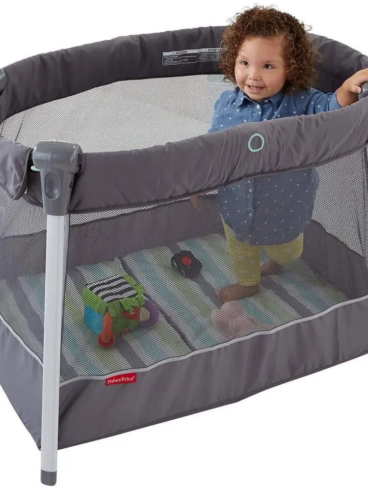 Fisher-Price Portable Play Yard / Sleeper Crib / Playyard / Play Pen