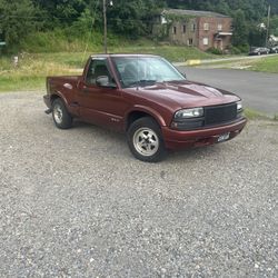 1998 Chevrolet S10 (CLEAN FRAME, NO RUST)