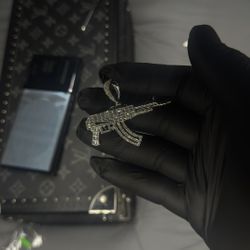 Silver Gun Pendent 925