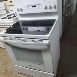 Electric Stove GE Width 30 Inches Good Condition 