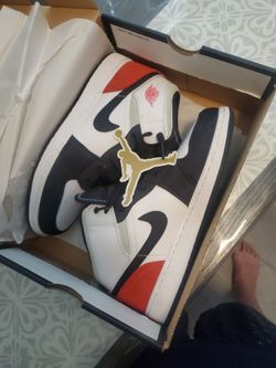 Air jordan 1 mid SE (GS)
