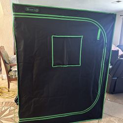 Green Hut Grow Tent