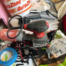 Corded Milwaukee Palm sander (square Style Paper)