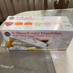 MANDOLINE REBANADOR Y RAYADOR EN “V”