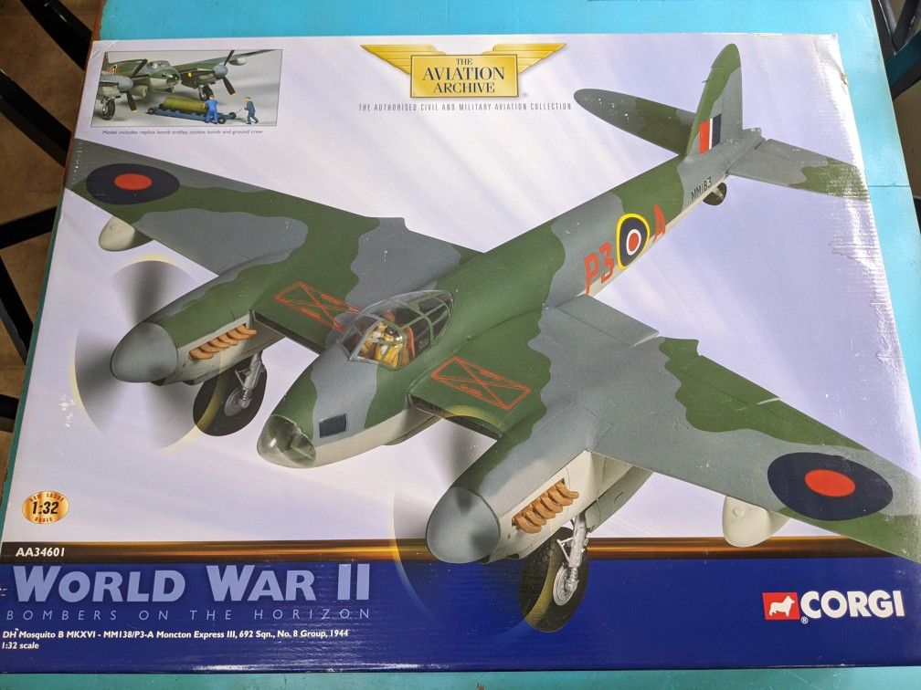 NEW Corgi AA34601 1:32 WW2 Model R.A.F. British Bomber DH MOSQUITO B MKXVI 1944