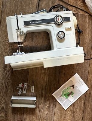 Antique Sewing Machine In Excellent Condition