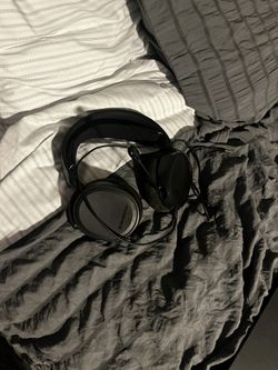 Steel series Headphones w/ Mic