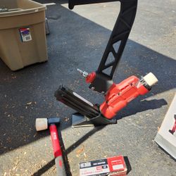 Flooring Nailer/stapler