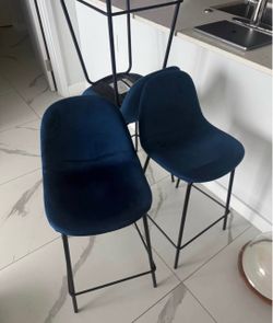 4 Bar stools