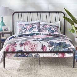 New Queen Size Modern Geometric Metal Bed 