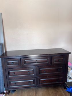 Drawer dresser