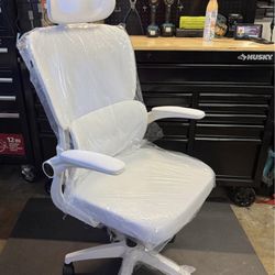 Ergonomic Breathable Mesh Chair 