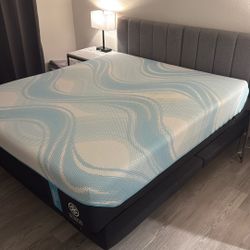 Tempur Luxe-Breeze Medium Hybrid California King with Tempur Ergo ProSmart Adjustable Base 