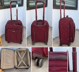Samonsite Burgundy Soft-Side Spinner Carry-On Luggage
