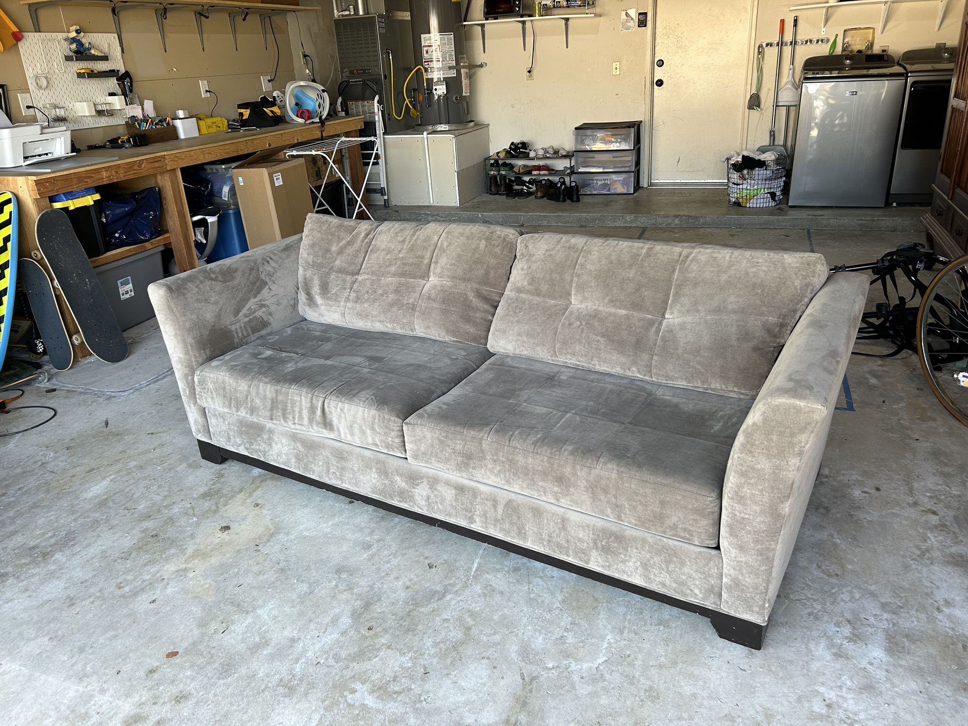 Couch - Pull out Couch