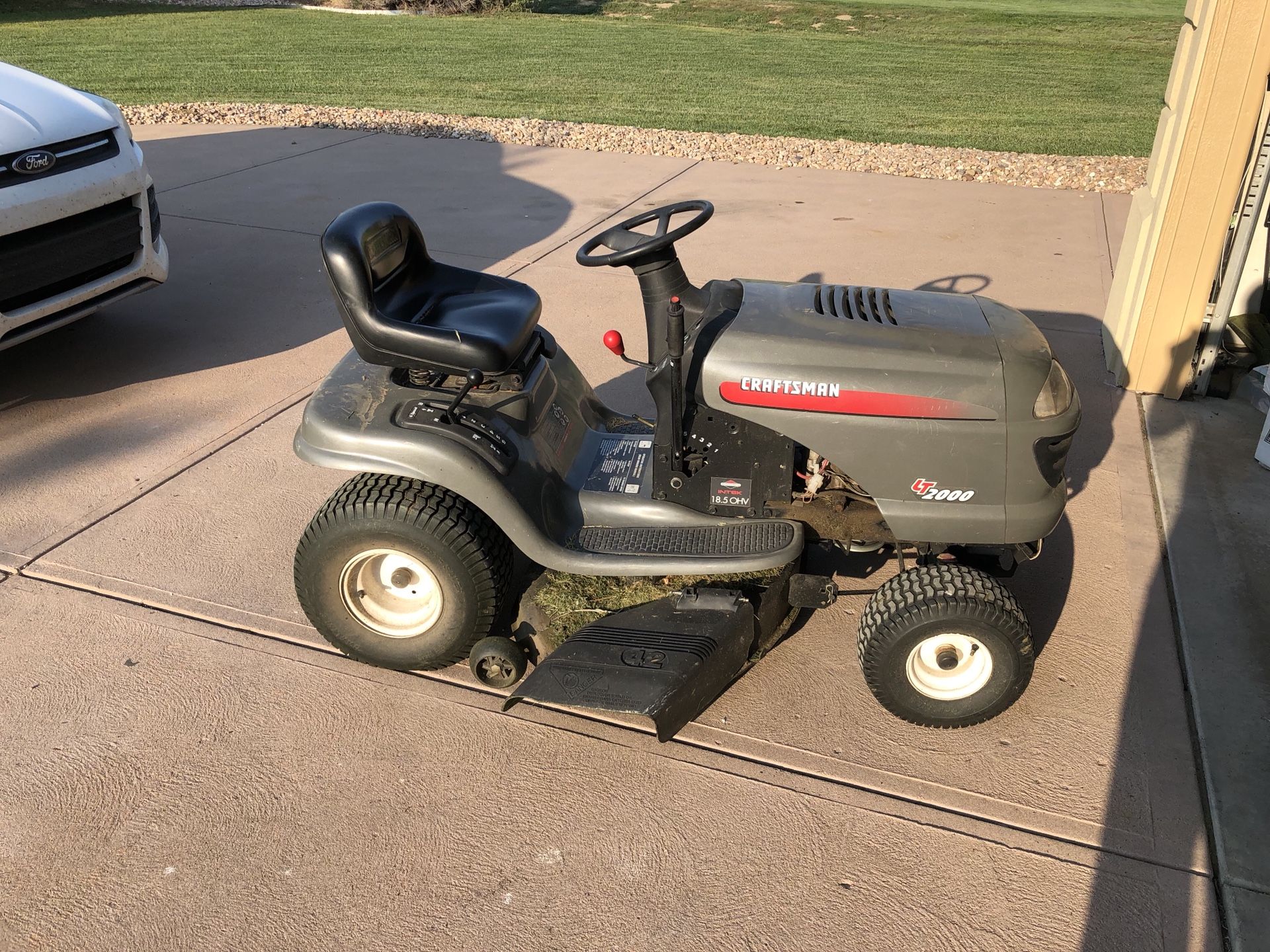 Craftsman LT2000 riding mower