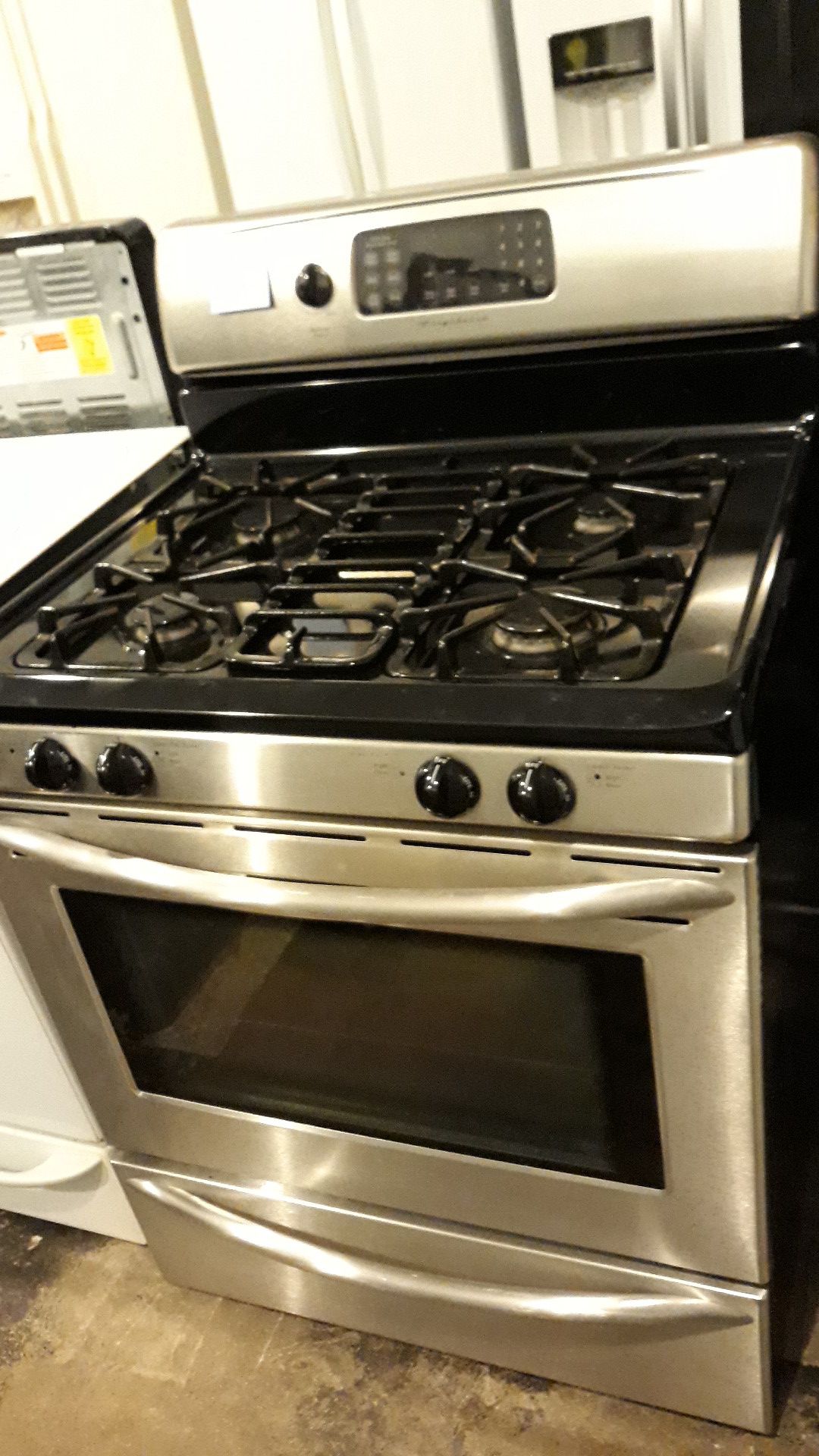 Stainless steel stove gas excellent condition 4months warranty conviction oven