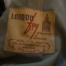 Vintage London fog coat With both patches top and inner right Linner