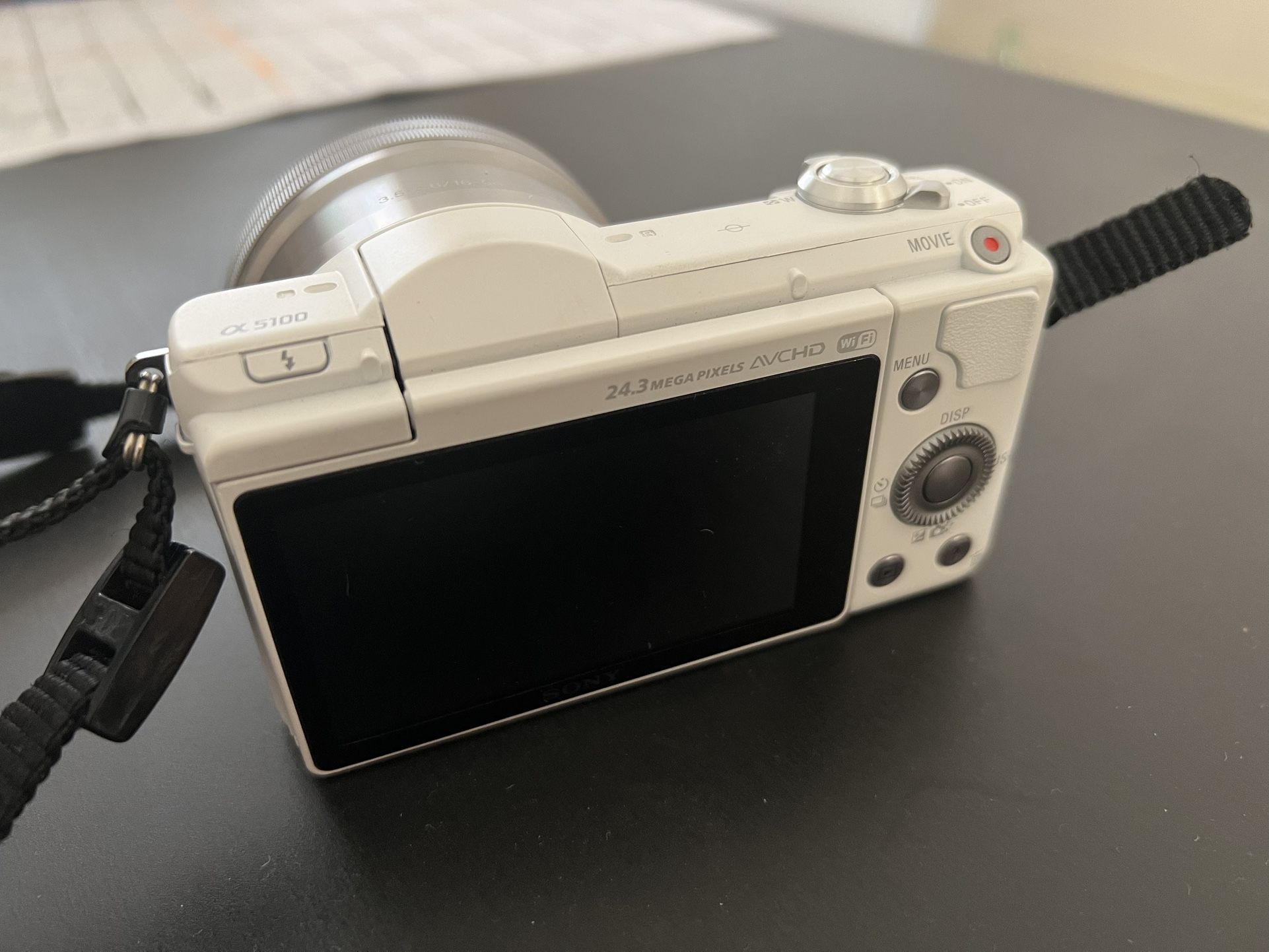 95% New Sony a5100 16-50mm Mirrorless Digital Camera (White)