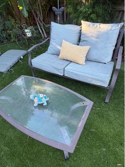 Patio set (Bench and table)
