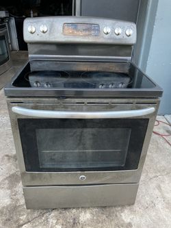 GE Stove Everything Works Good 1 Month Warranty 
