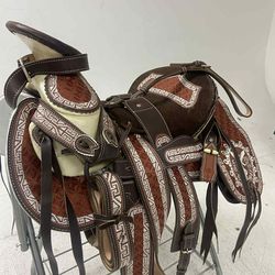 Montura charra con bordados